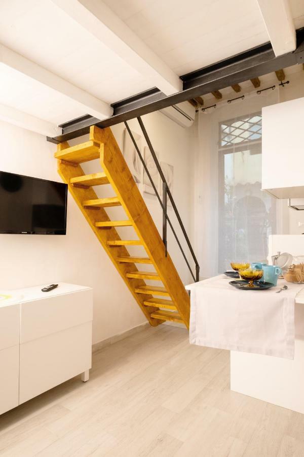 Il nido - Cozy studio apartment in Santa Croce Florencia Exterior foto