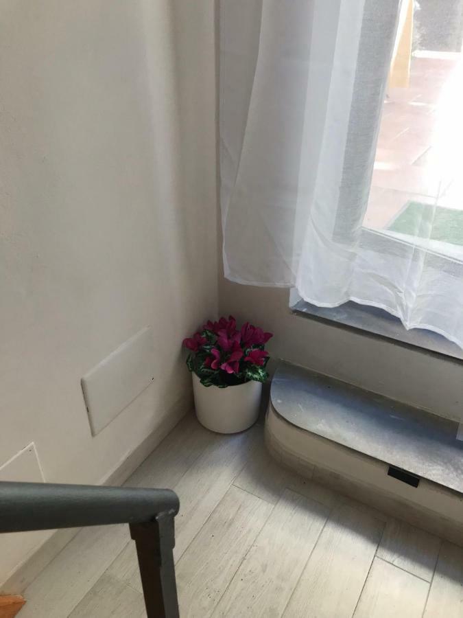Il nido - Cozy studio apartment in Santa Croce Florencia Exterior foto